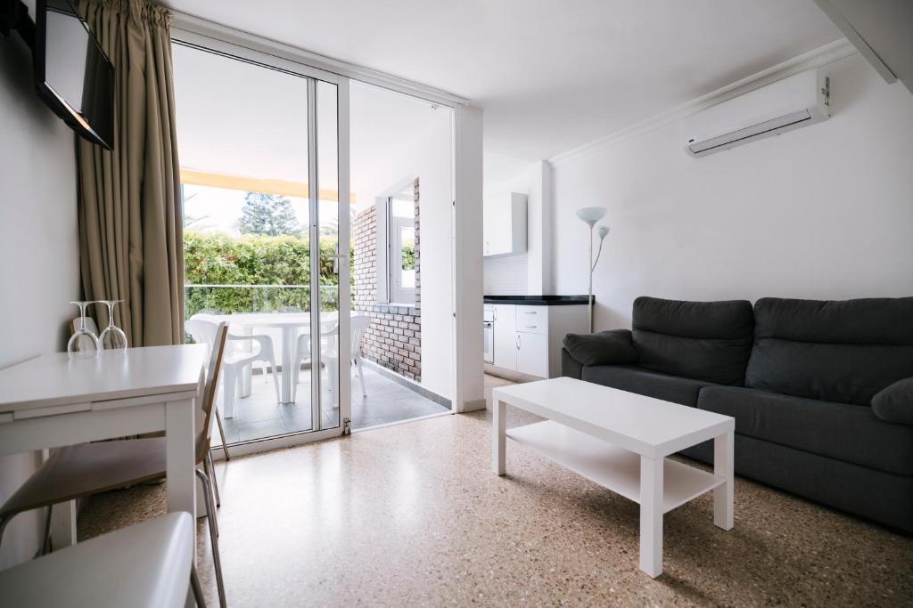 Apartamentos Tarahal — Hotel rooms in San Agustin, Canary Islands