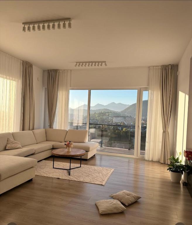 Photo inspiration: Gallery Detail: From 41Pp Mohost Penthousetop Floor Luxury Mountains Viewac Braşov