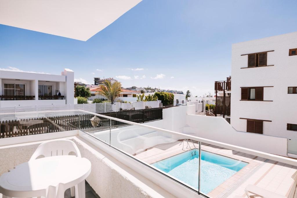 Apartamentos Tarahal — Swimming pool in San Agustin, Canary Islands