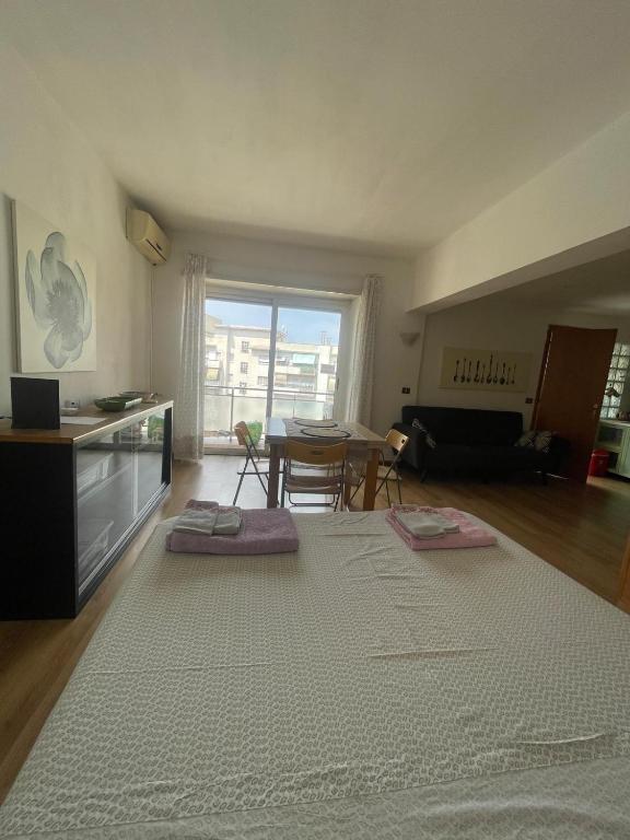 Bright and Cozy Studio Apartment near Trastevere Station - 4