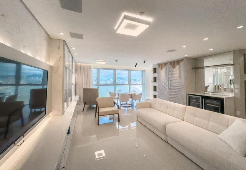 hgfdsr, Balneário Camboriú