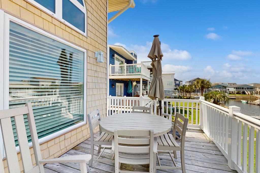 Putt & Paddle Paradise, Ocean Isle Beach