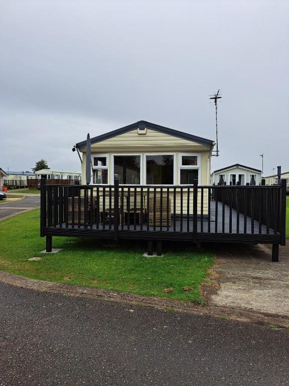 Tranquil Lodge Retreat in Scunthorpe Countryside, Scunthorpe