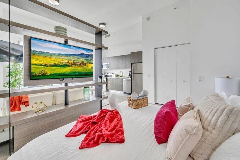 Modern Studio City Views, Miami