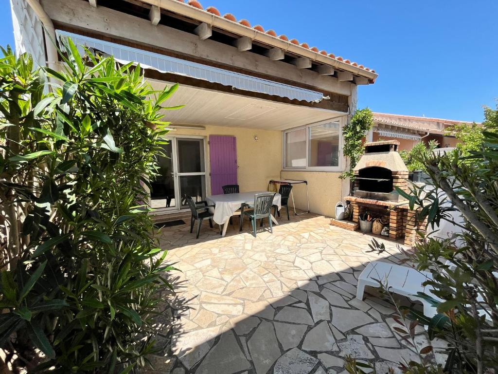 Belle villa 5 couchages 2 chambres 2 terrasses piscine commune dans résidence securisée à 200m de la mer LRMA23 - 1