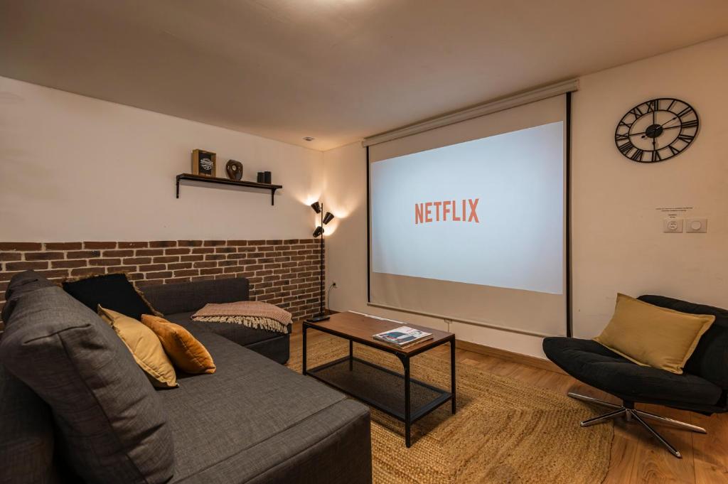 Immeuble spacieux - hyper centre - 15 couchages - 2