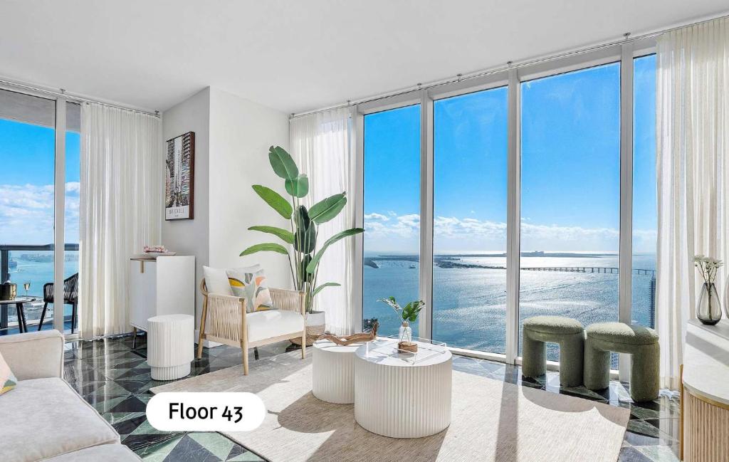 MVR-Relax in Style Above Brickell, Miami