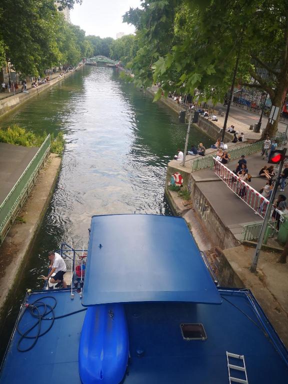 Grand studio Canal St Martin Paris 1 lit double 1pièce - 2