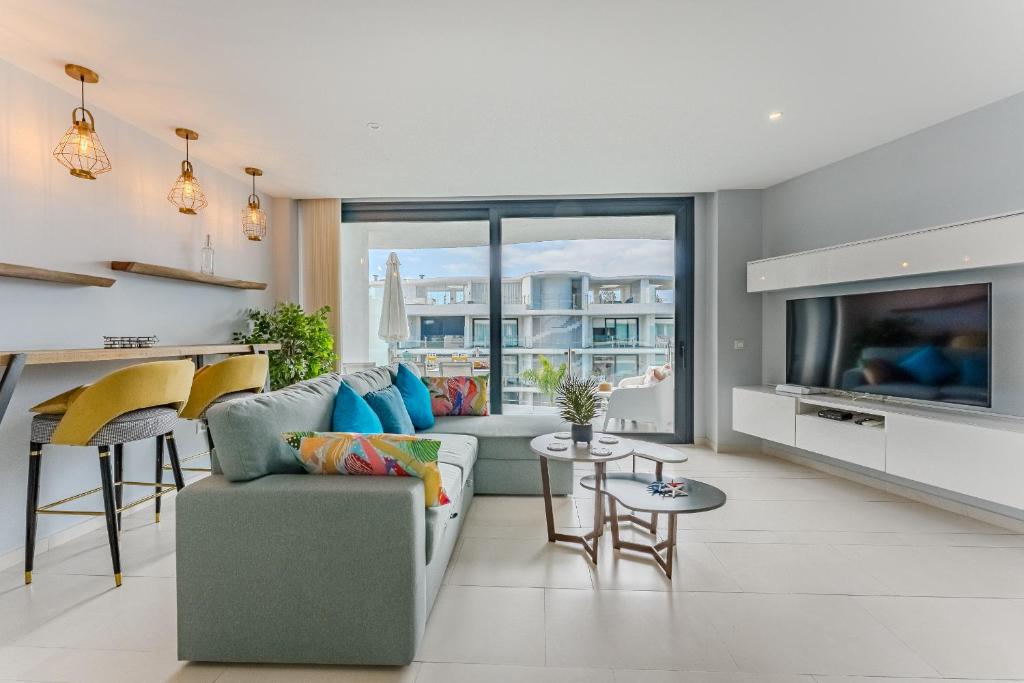 Exclusive Penthouse - 85m pool - private garage - 3 terraces - 4