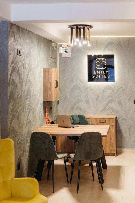 Emily Suites - 5
