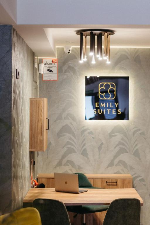 Emily Suites - 3