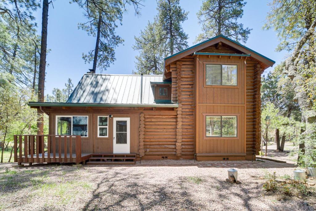 Covered Deck, Private Acreage Log Cabin in Pine, Pine