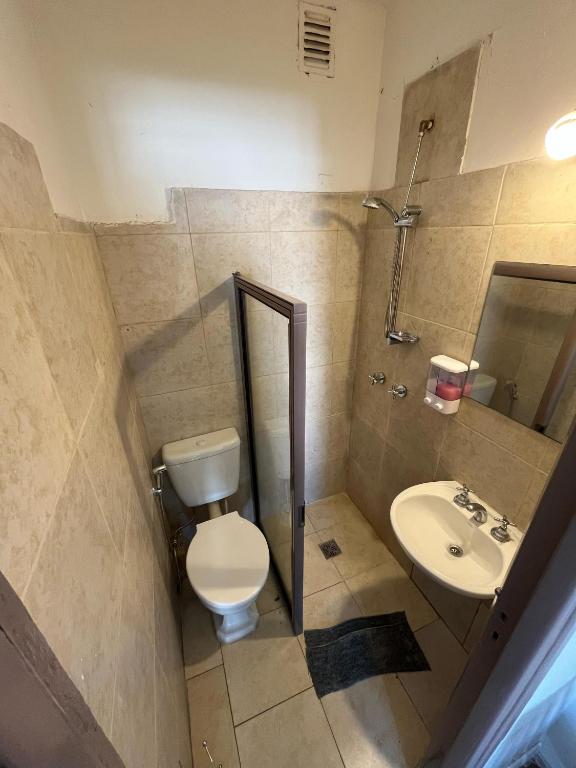 Luminoso y Cálido con Balcón a la calle - 3