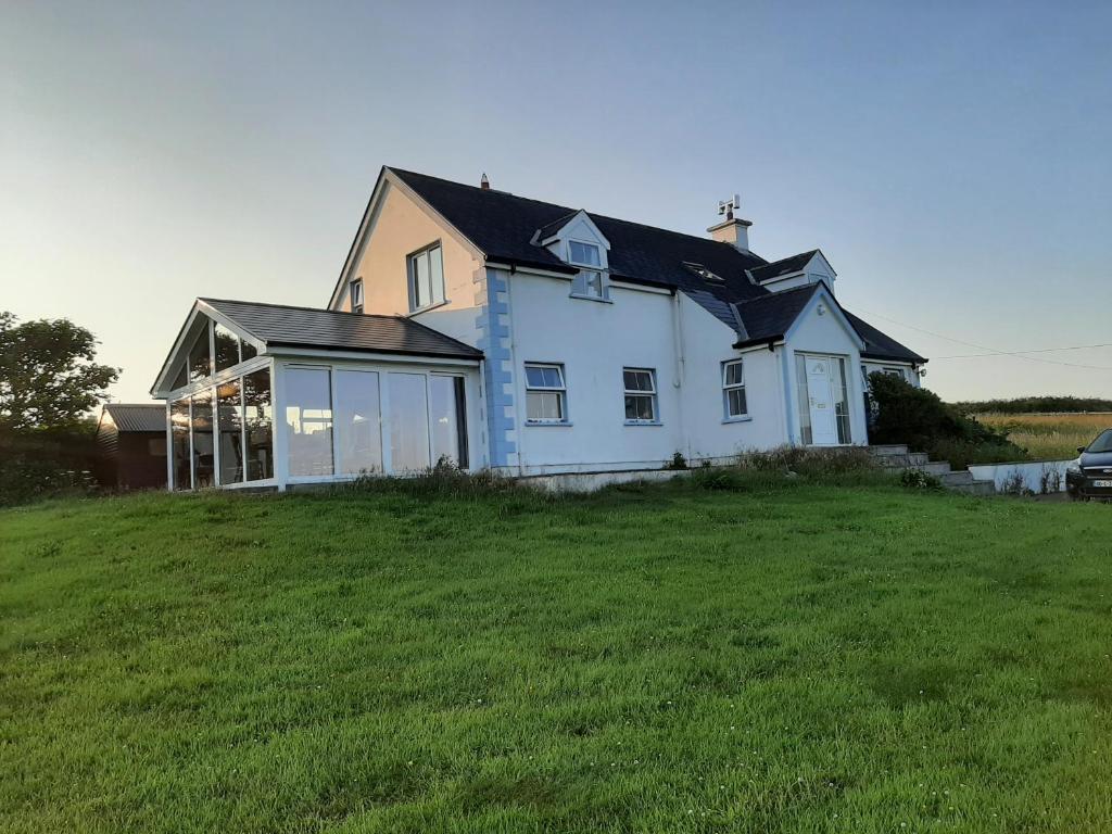 Teach Chnoc na hEorna, Goleen