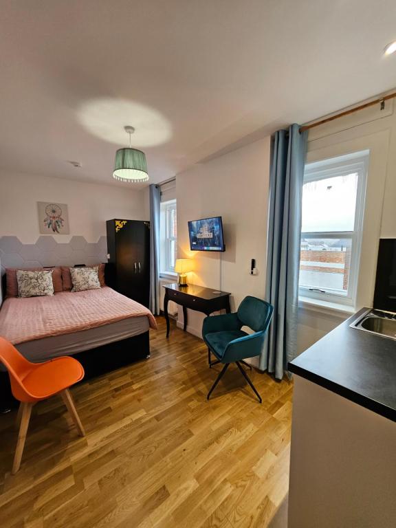 Central Chambers Suites - Suite 4, Leek