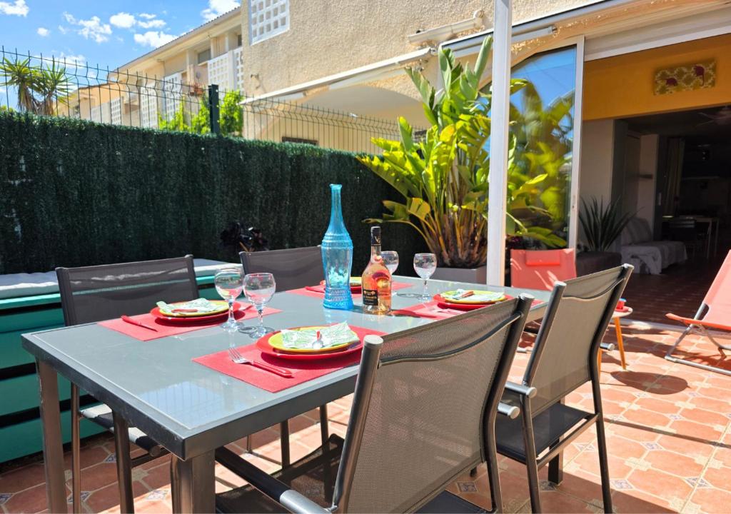 Grand Studio aux Salins - climatisation - terrasse - 90m de la mer - 2
