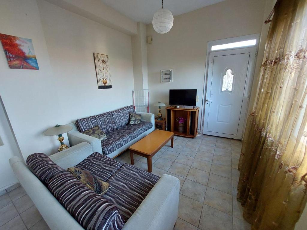 Crab's Original Apartment 2, Vrontados