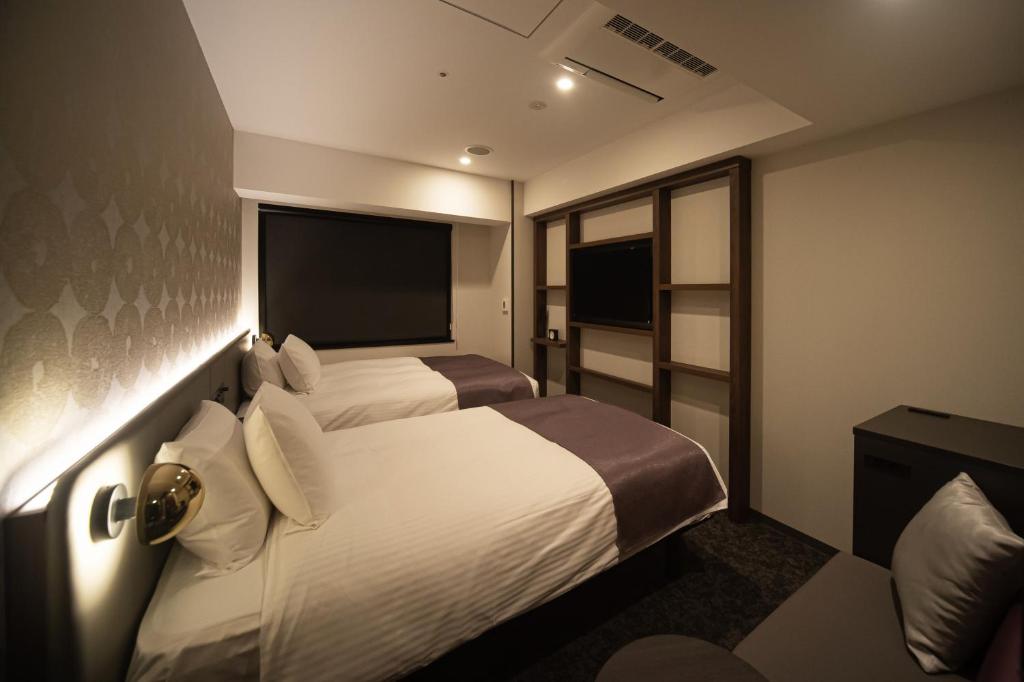Hotel Room 4