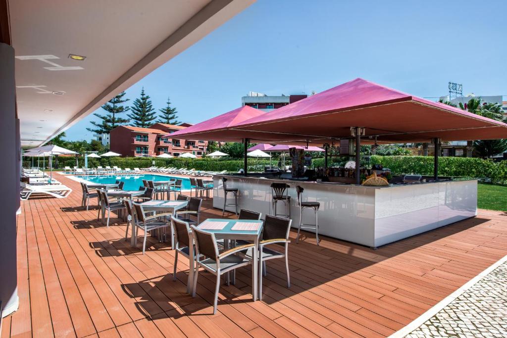 Areias Village Beach Suite Hotel — Restaurant & bars in Albufeira, Faro