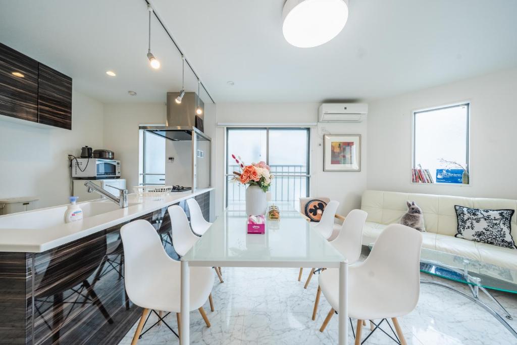 QiQi House Tokyo まるごと新築一軒家宿 Spacious New Home, 8 Guests, Easy Airport & Disney Access