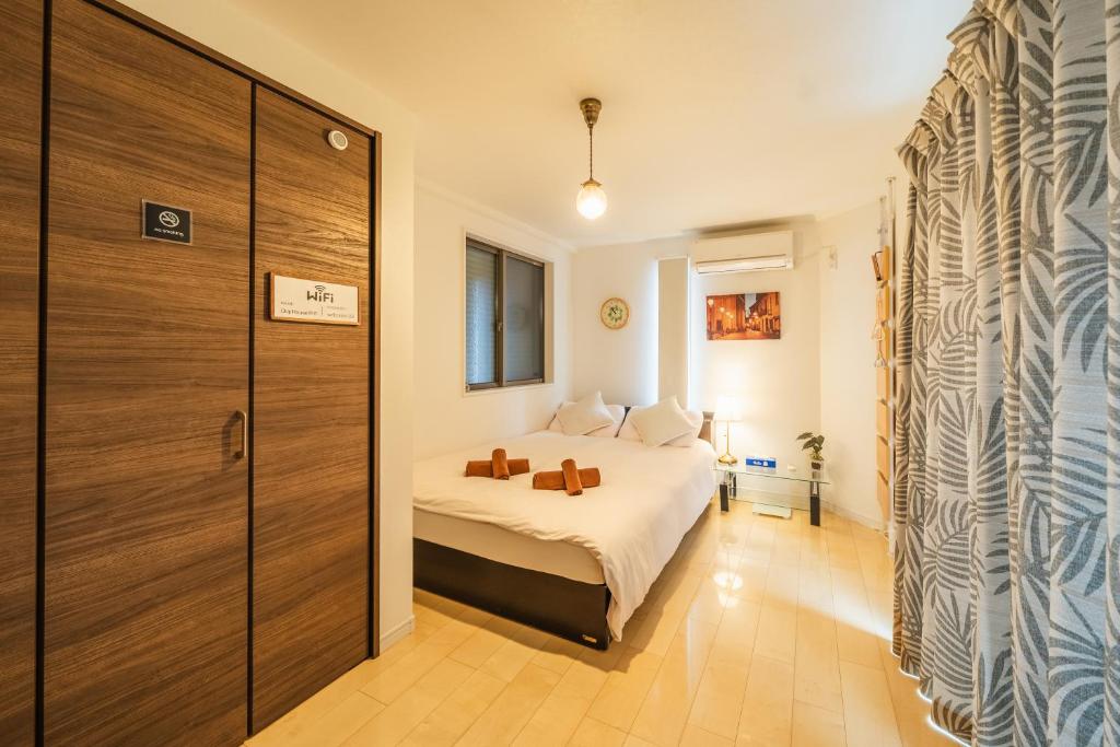 QiQi House Tokyo まるごと新築一軒家宿 Spacious New Home, 8 Guests, Easy Airport & Disney Access
