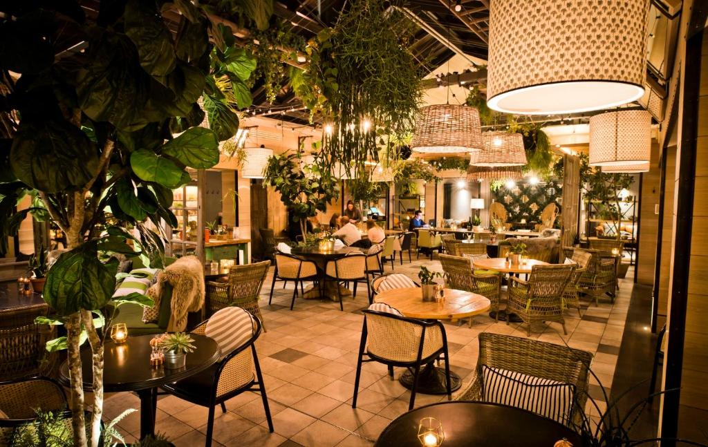 Bar/lounge