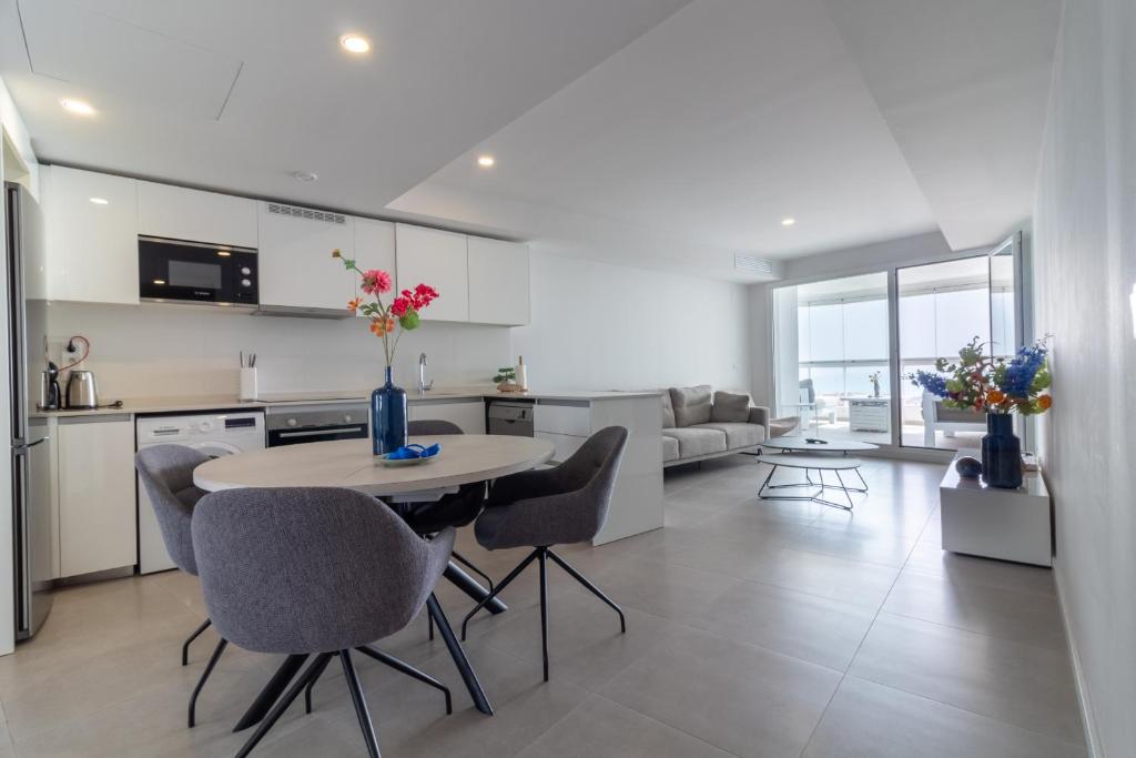 Moderno apartamento con 2 terrazas en Gran Canet by Global Vacacional - 4