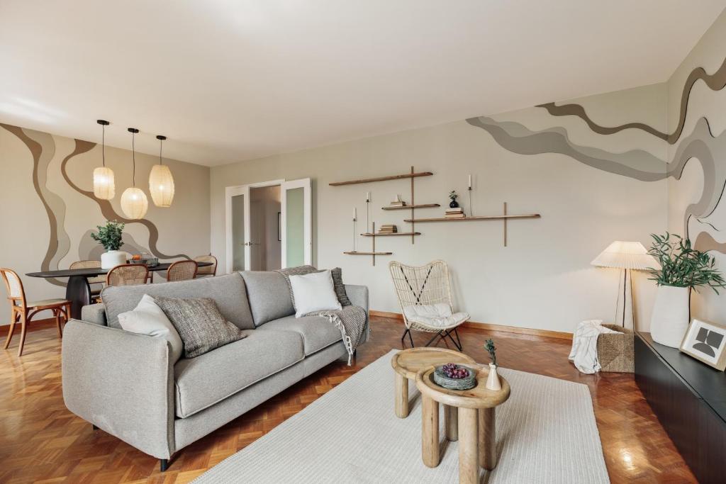 Nicoya - 3 bedrooms and balcony in Eixample Dreta, Barcelona