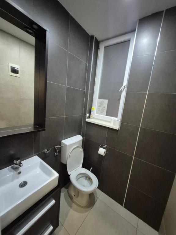 BUDGET - Authentic Belgrade Centre - Apartment #5, 4 Bedrooms, 1 full Bathroom, 1 Toilet - 3