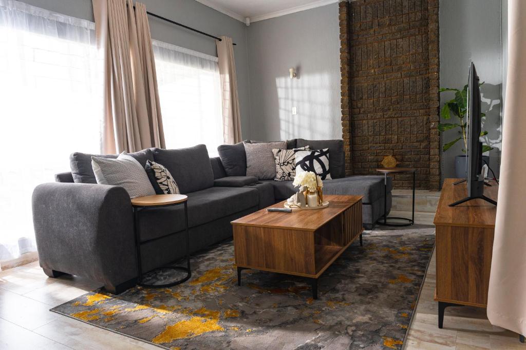 Basambilu Guesthouse, Kempton Park