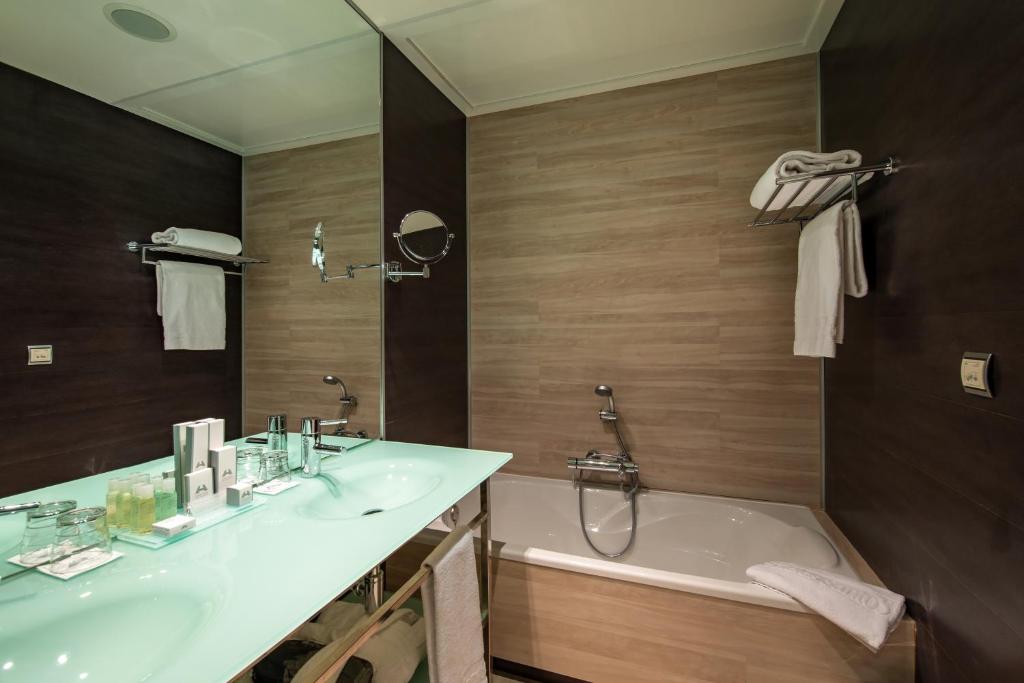 Hotel Diagonal Plaza - 2