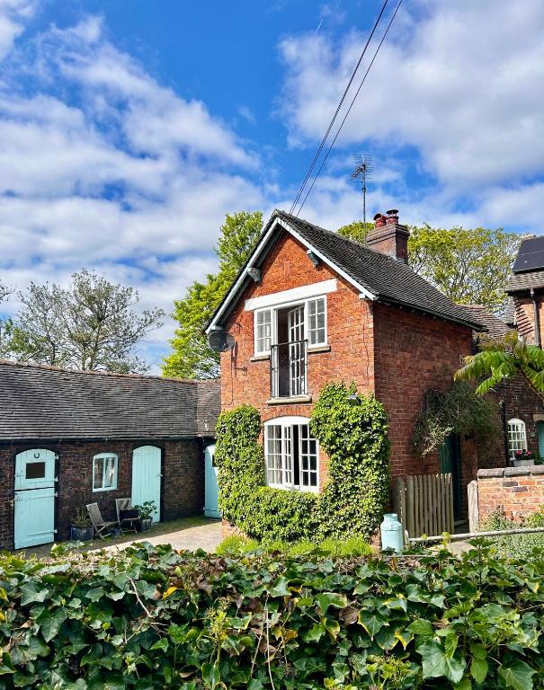 Unique Old Bakery Retreat, Betley