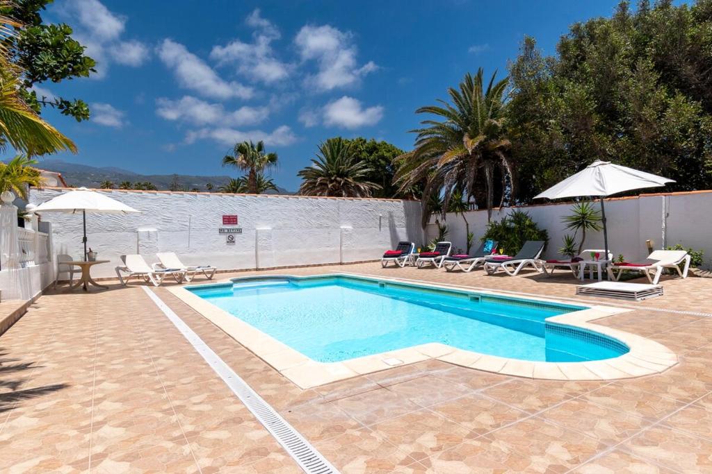 Beautiful and Spacious 4 Bedroom Villa - 2
