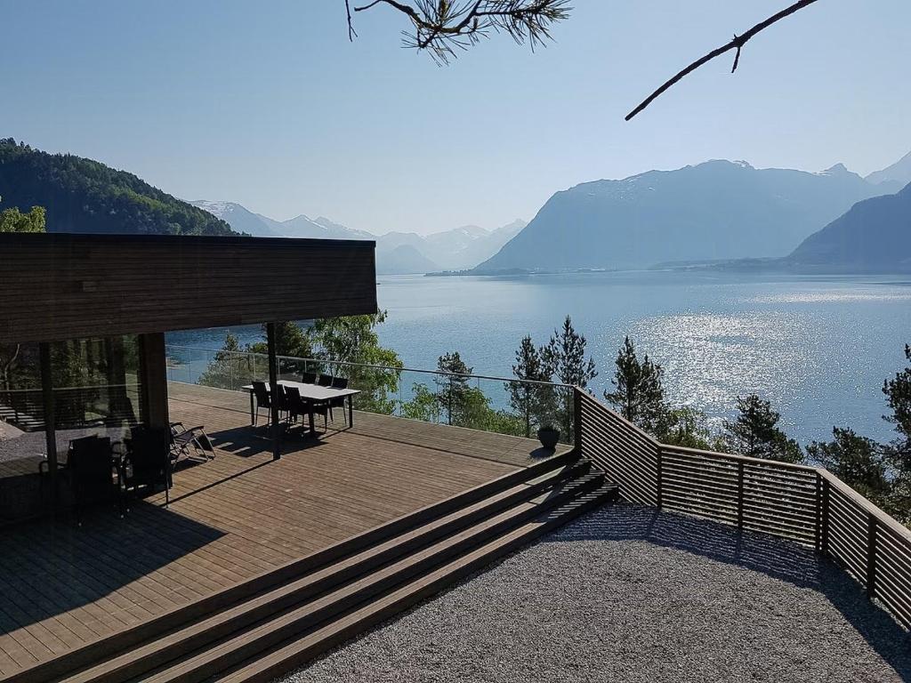Fjord Cabin With Panoramic Views In Rauma, Innfjorden