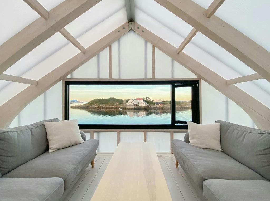 Modern Seaside House In Henningsvær, Henningsvaer