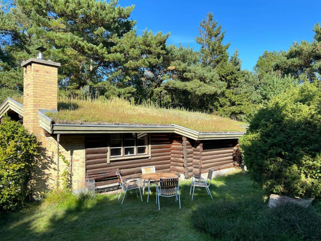 Authentic Log Cabin Near Heatherhill, Vejby