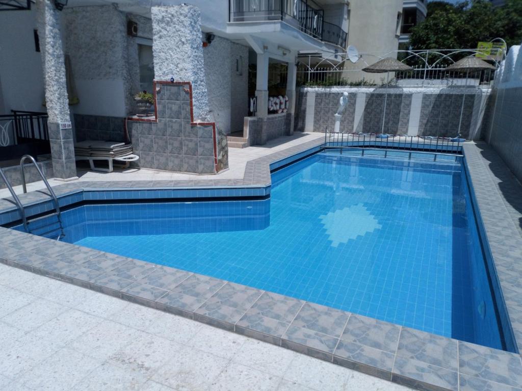 Villa Fortin Pension — Swimming pool in Kuşadası, Aydin