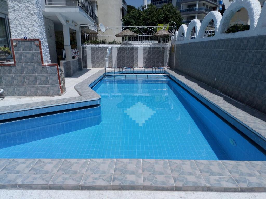 Villa Fortin Pension — Swimming pool in Kuşadası, Aydin