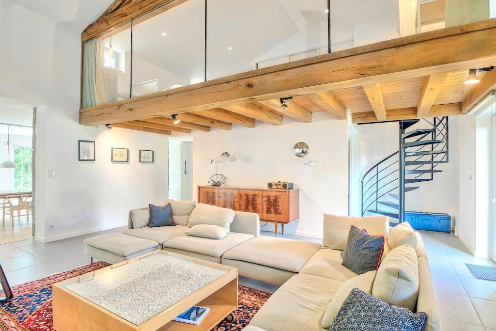 Renovated Chalet In The Heart Of Nature In Vendée, La Gaubretière