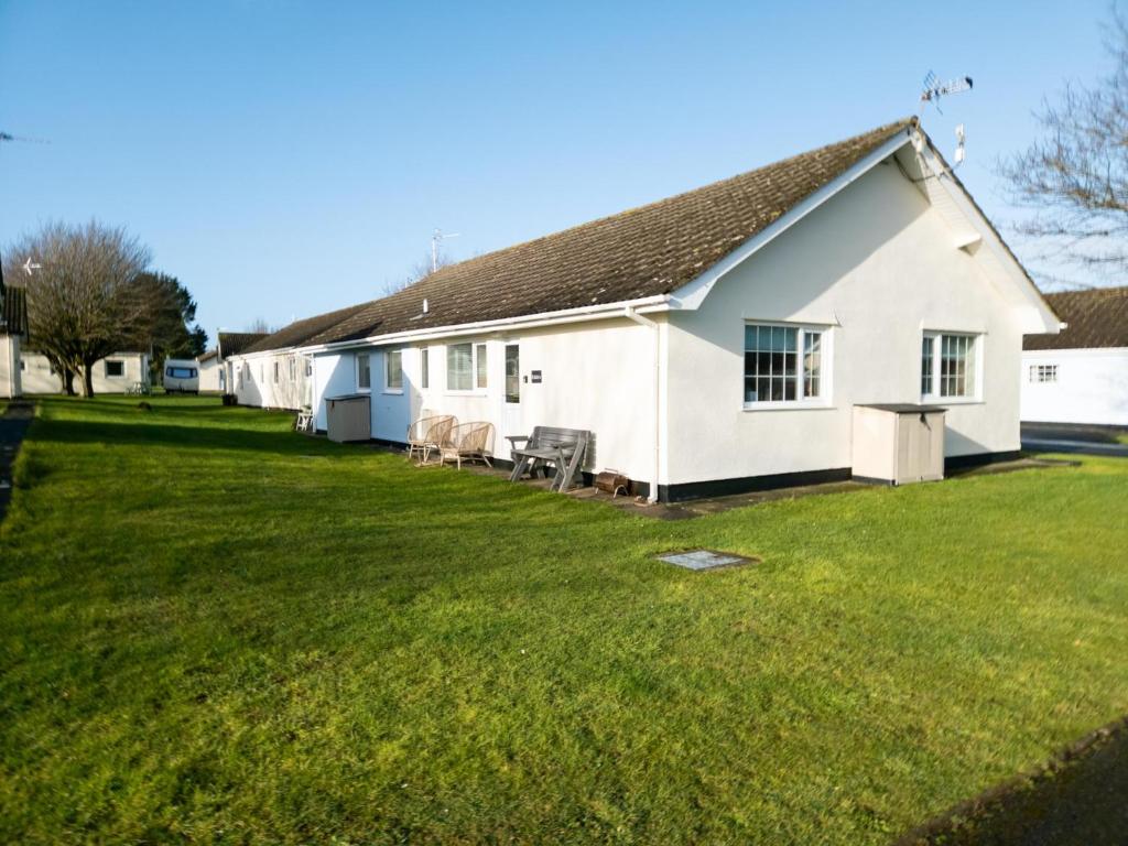 Eddies - 2 Bedroom Chalet – Scurlage, Knelston