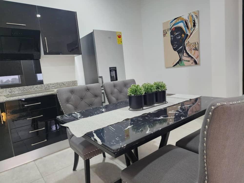 pls Lux 1bed apt at canthonment, Burma Camp