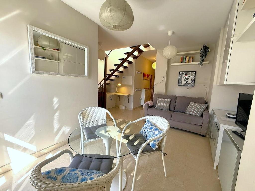 Sunny & cosy beach penthouse - 4