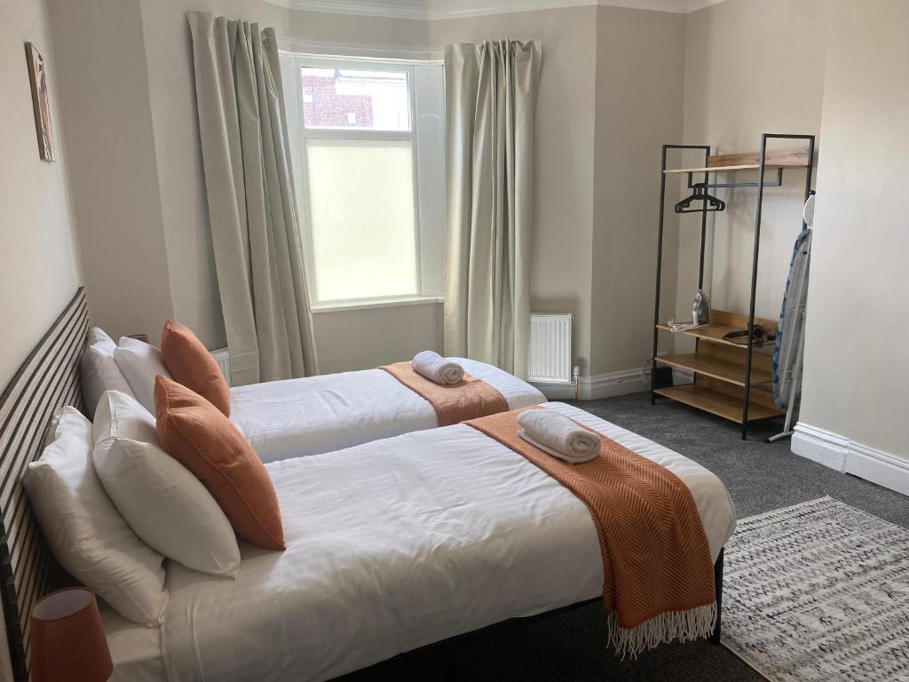Curzon - 2bdrm 5beds sleeps5 ideal 4 contractors, Gateshead
