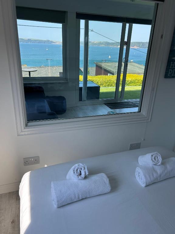 2 Bedroom Chalet With Sea Views - Tony's Place, Plymouth