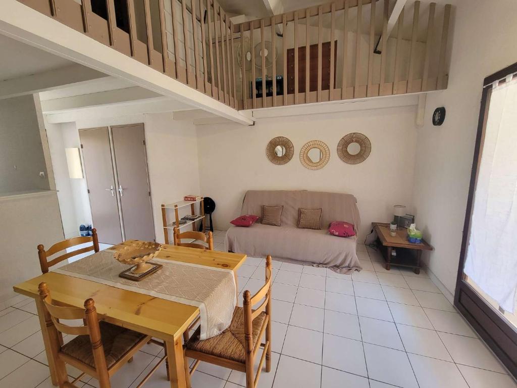 Jolie maison dans residence securisee avec piscine commune , Etage climatise, 4 couchages , 400 m de la plage de PORTIRAGNES PLAGE LRJP54 - 5
