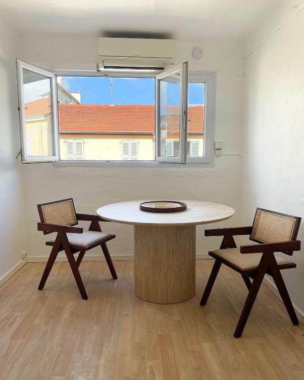 Chic studio Palais 2 min away - 3