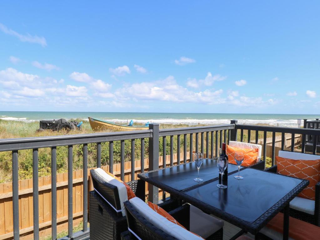 Sand & Serenity, Norwich