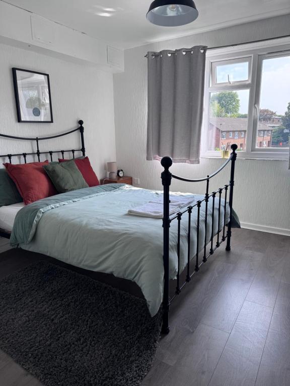 Toni's Hub - 2 bed City Centre Apartment, Derby