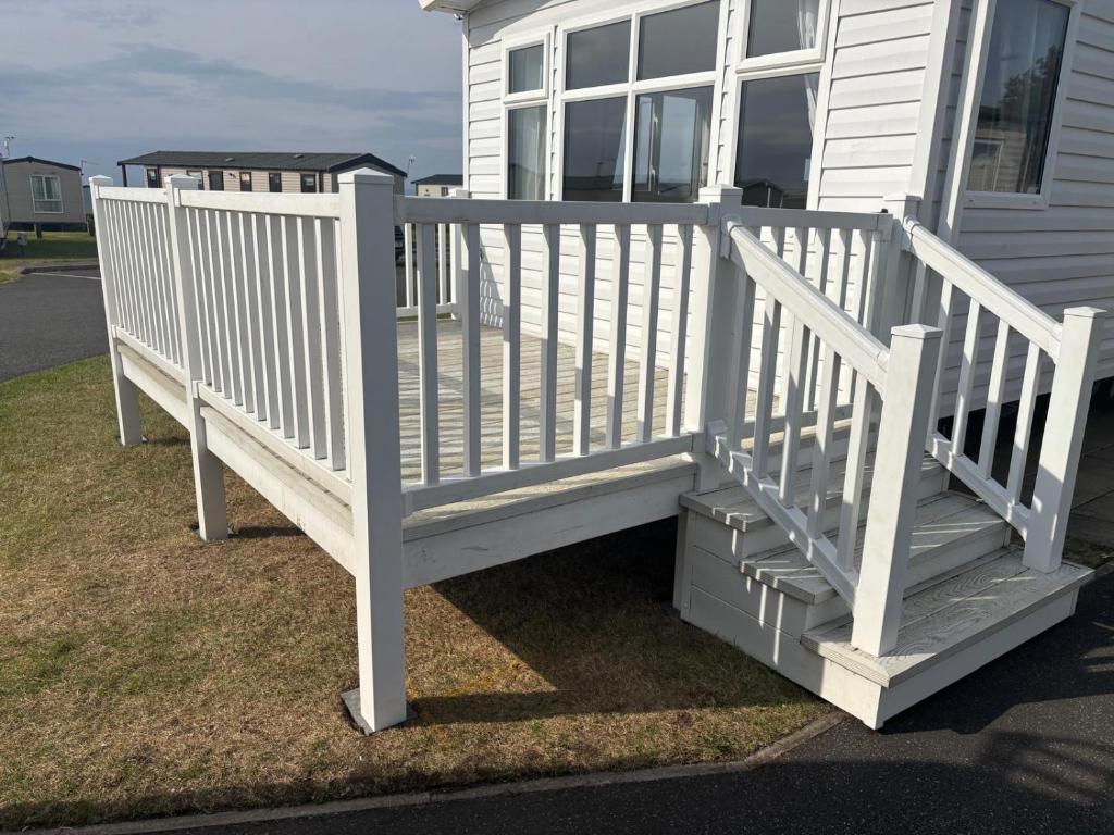 Linzis Coastal Caravan, Ayr