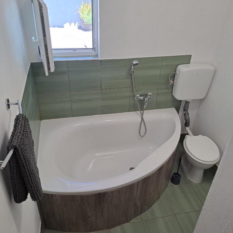 Apartma Kolpa Krasinec, Gradac